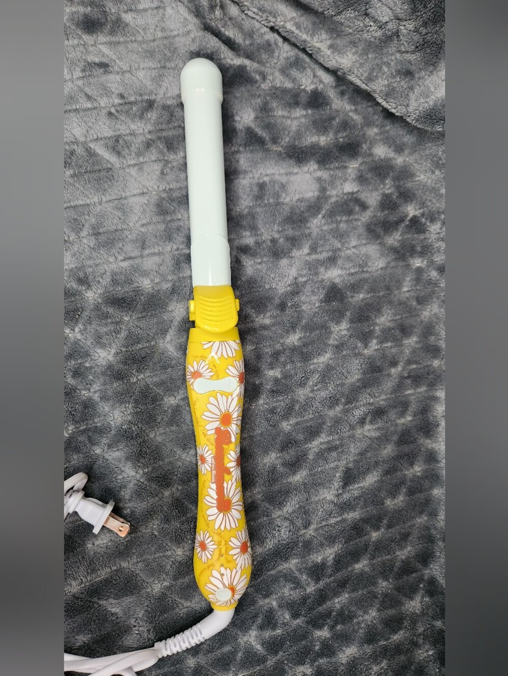 Beachwaver Classically Cassidy B1 Rotating Curling Iron Rare limited edition